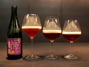 グラスを選んでビールを飲む。リーデルでバーレイ＆ウィート・ワイン