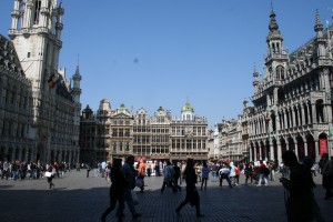 ベルギー 約１年半ぶりに政権樹立