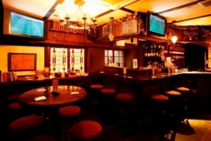 本日は渋谷でハシゴ？「ジ・オールドゲート」17周年記念パーティーと「グッドビアファウセッツ」の「エンドレスブラウンエール」リリースパーティー