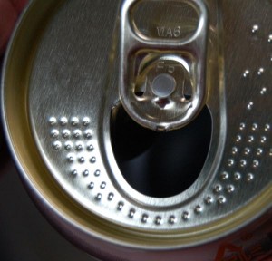 ヱビス・スタウト・クリーミートップ缶入りの注ぎ口  画像