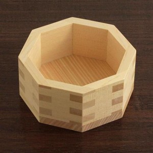 12/30~1/3、渋谷「グリフォン」で特注1リットル八角形枡。｢金しゃちビール 八丁味噌ラガー｣888ccが888円