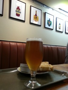 7/1から7/31まで、新宿「ベルク」で藤原ヒロユキのイラスト展。23周年アニバーサリー・サワーエールも開栓