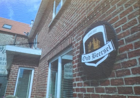 「オード・ベールセル醸造所」ブリューマスター「ヘルト・クリスチアンス」氏とランビックビールを味わう