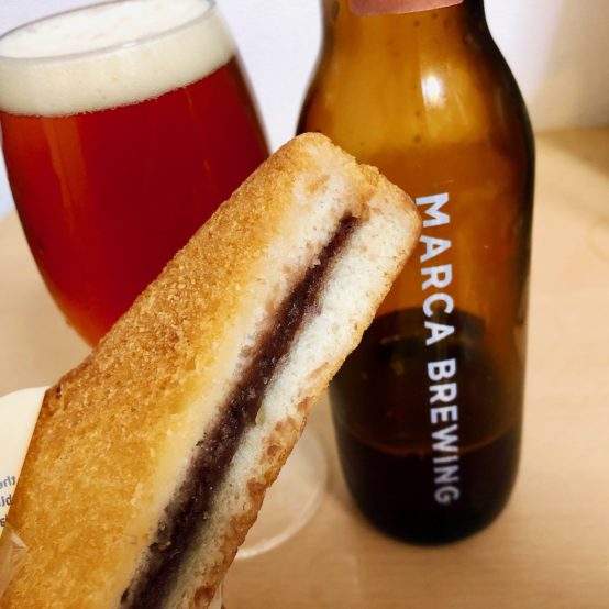 【コンビニペアリング】「MARCA COFFEE AMBER」には「あんこが入った揚げ食パン」を合わせましょう。