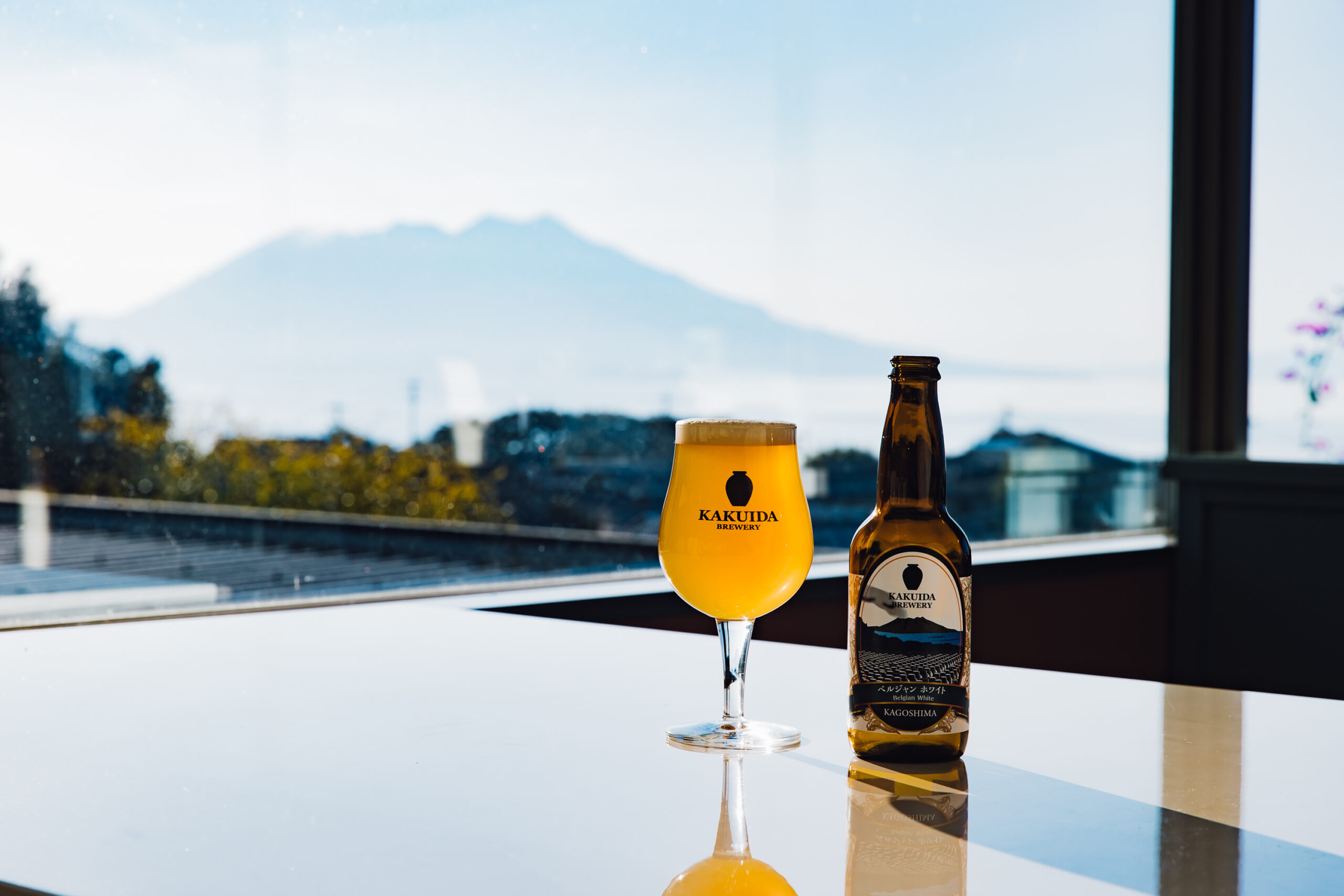 桜島が見える醸造所から伝統的な醸造技術を活かしたビールが全国へ