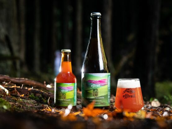 野性味のある味が特徴の気樽熟成ビール。Far Yeast Brewing「Off Trail Bramble Scramble」発売中