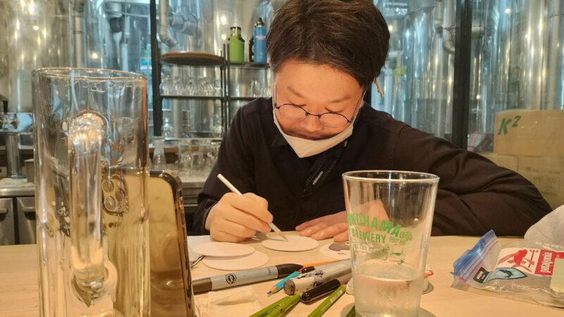 「ヨコビのグリカ」イラスト担当イソガイさん