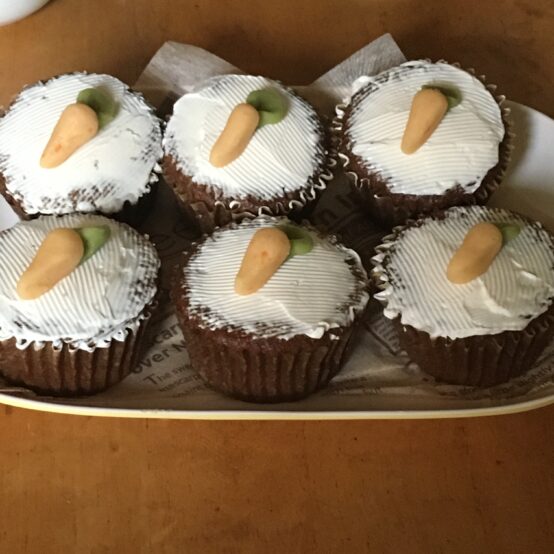 【季節のお菓子とビールで愉しむ】3〜4月　キャロットケーキ