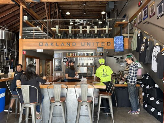 Oakland United Beerworksの店内