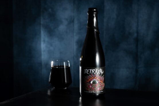 予想を裏切る「Off Trail BETRAYAL」バーボン樽で熟成したインペリアルスタウト発売中