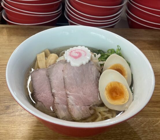 ブリュッセルの名店「Ramen NOBU Stockel」で食す絶品のランビック柚子塩ラーメン — 味の決め手は「OWA（欧和）」