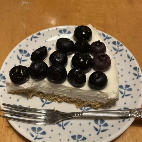 【季節のお菓子とビールで愉しむ】8月　ブルーベリーヨーグルトタルト