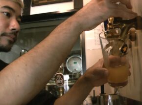 横浜桜木町のビール天国、HIGHBURY-THE CAVE OF BEER-②おいしいビール＆おつまみを見つけた【JBJAChannel】