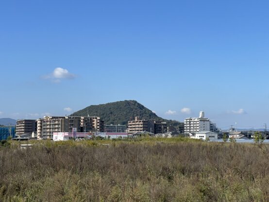 明日香村側からみた大和三山のひとつ畝傍山