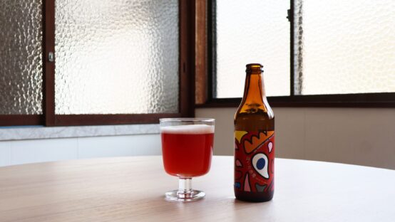 赤い銘酒の酒粕から生まれたクラフトビール。伊根町で誕生した「泣いた赤鬼」が紡ぐ新しい物語