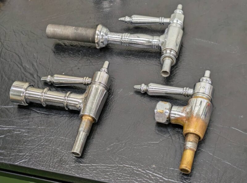 異なる製作所のスイングカラン