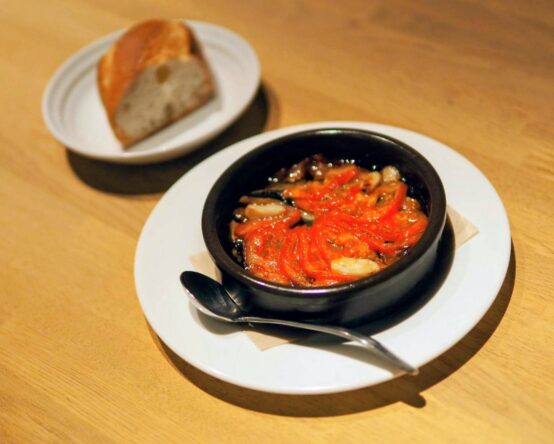 「鰯とトマトのアヒージョ」
